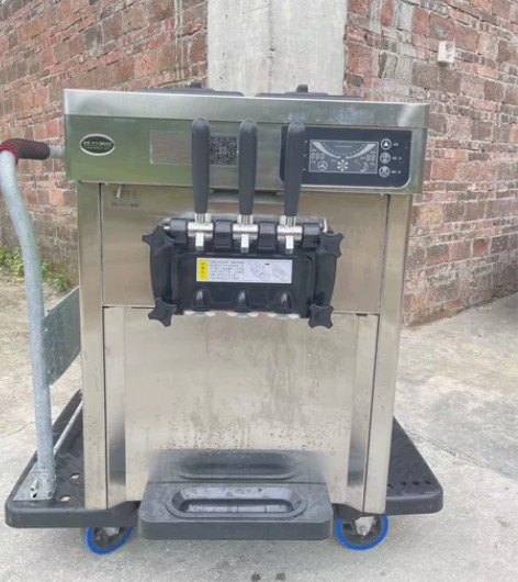 东贝冰淇淋机型号ckx100，9成新才用几...