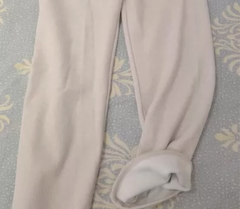 米色加绒裤子，实体店109元买的，吊牌摘掉...