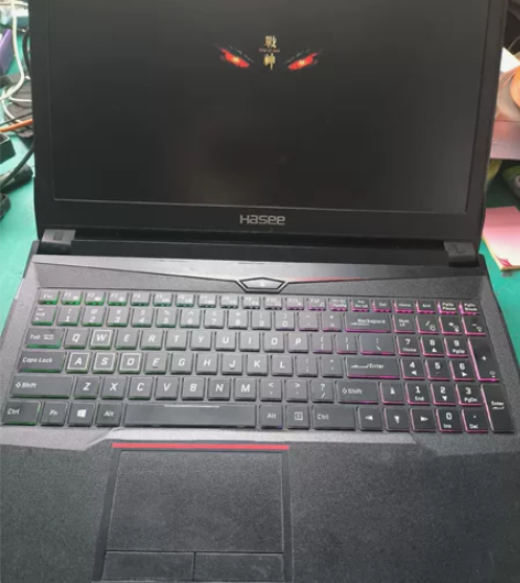 神州战神i7-7700hq电竞游戏笔记本电...