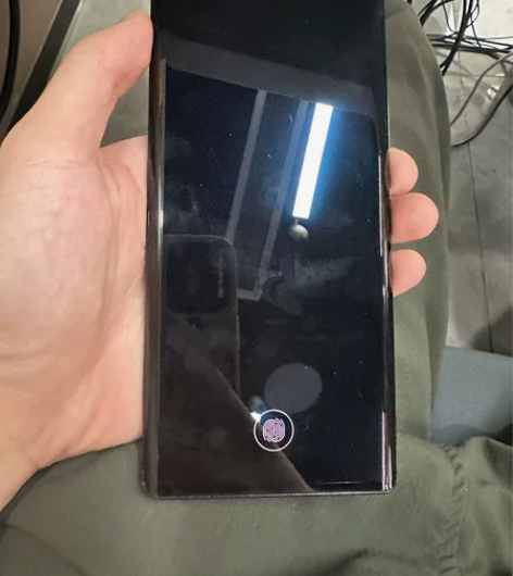 荣耀70 12+256的,游戏流畅,无任何...