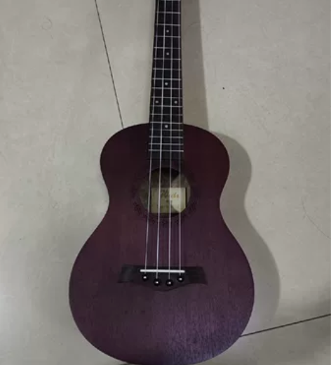 威伯尤克里里，26寸 买回来没玩过，除了袋...