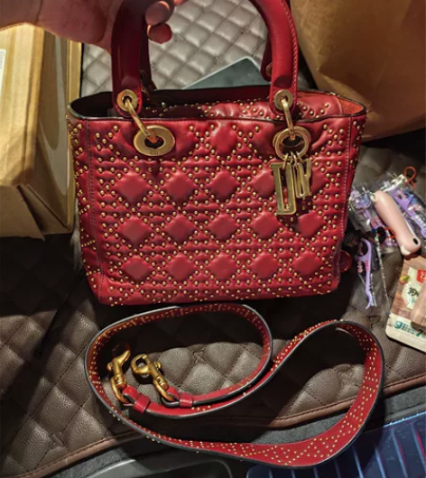 迪奥 Lady dior红色铆钉五格戴妃手...