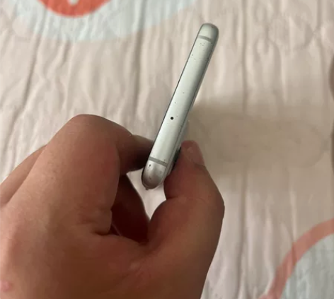 魅族18 刷的小米系统，成色伊拉克，后盖碎...