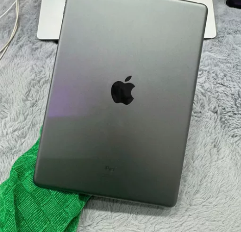 自用第八代iphone2020款，128g...