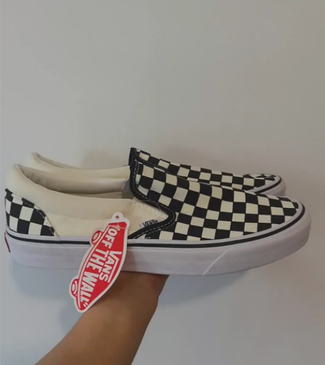 Vans 棋盘格一脚蹬。这是原来开实体店进...