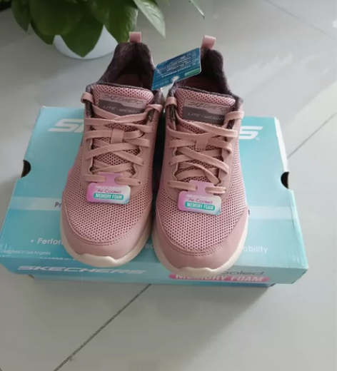 ?全新正品Skechers斯凯奇女鞋，这个...