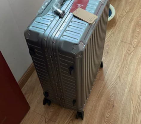 漫游行李箱26寸 全新外包装箱还在 比网上...