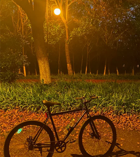 出闲置自行车，买来骑了五六次就放着了，成色...