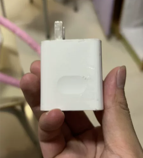个人闲置华为原装快充充电器,充电速度贼快,...