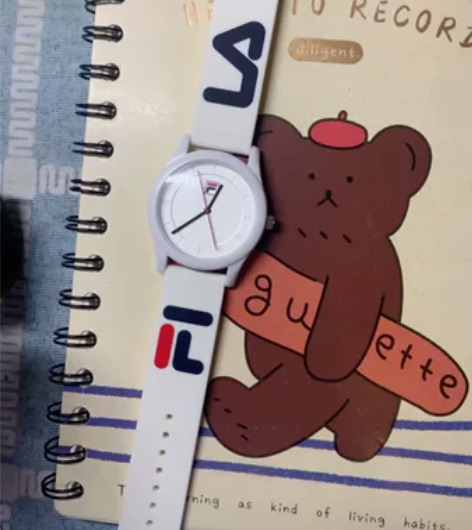 当时觉得好看所以就买了但是是男表买回来手腕...