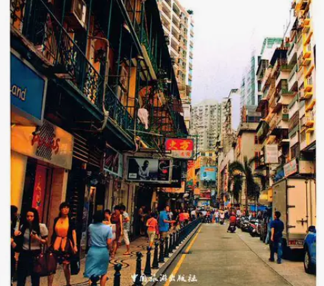 香港:时光的前世今生 1.涉及套装书或多册...