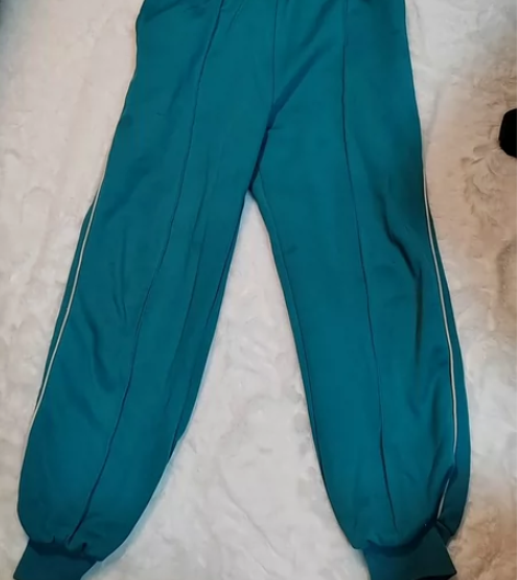 上地实验小学十年前绝版绿校服 收藏向135...