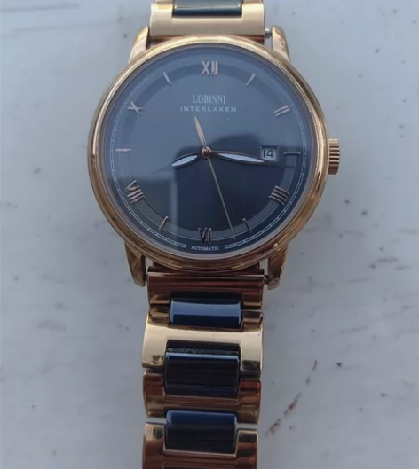 二手罗宾尼九成新，原装正品，买来一千多，现...