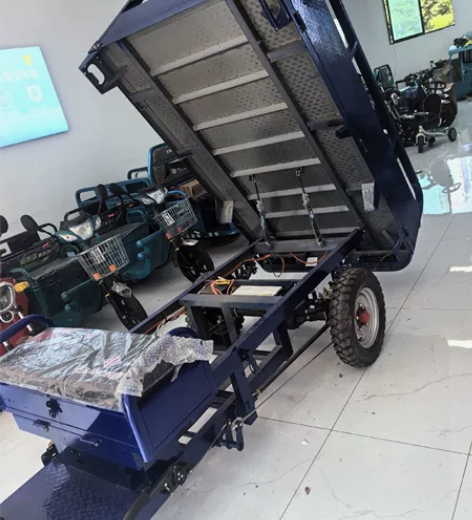 三鑫水电瓶车 车箱长2米，宽1.2米 电机...