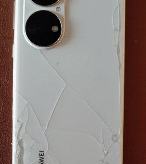 华为p50e/8+256内爆机能充电没有卡...