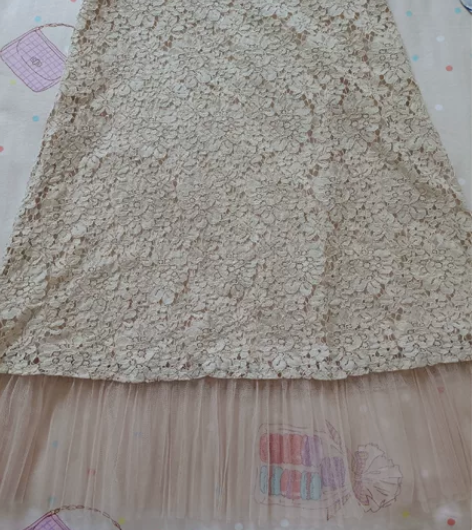 拉夏贝尔品牌蕾丝半身裙，杏色，M码，过水未...