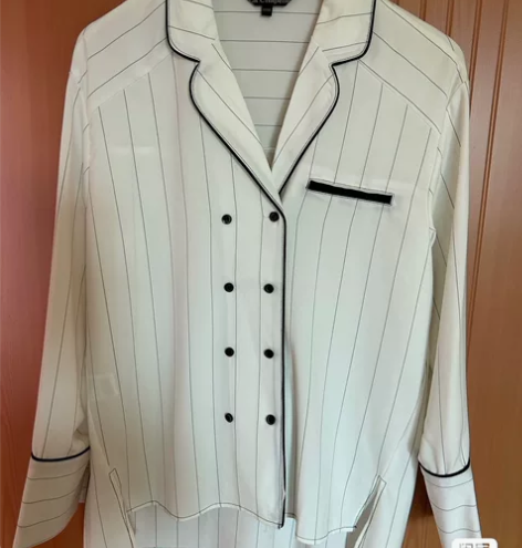 拉夏贝尔全新白色条纹衬衫 ? 品牌：拉夏贝...