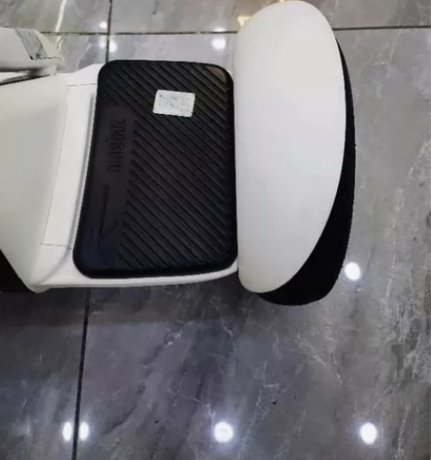 小米9号正品，几乎全新，小孩小没玩过几次。...