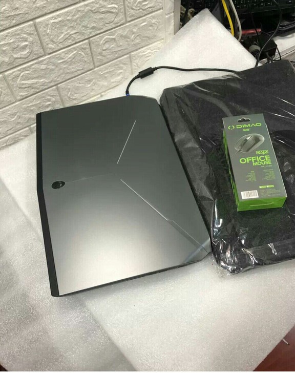 价格三千多 外星人17R2 处理器i7-4...
