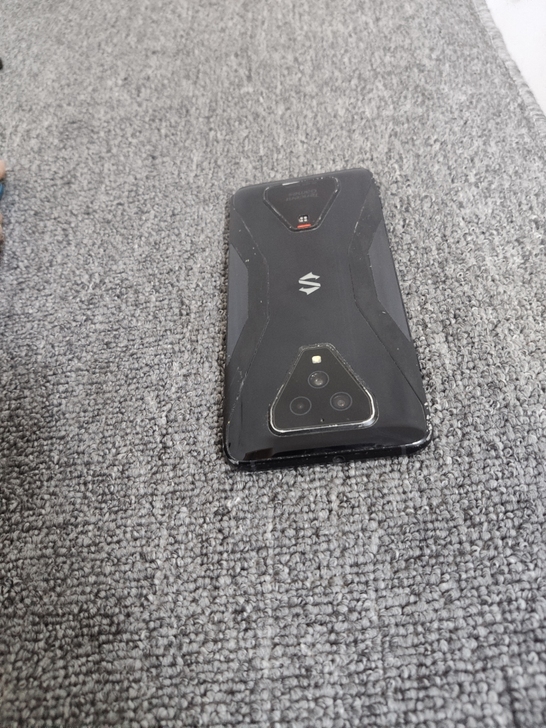 黑鲨3小米  黑鲨游戏手机 3 (5G)，...
