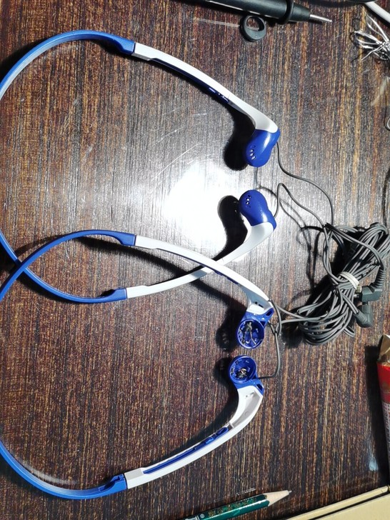 爱华 hp jbs301耳机架子，送原来的...