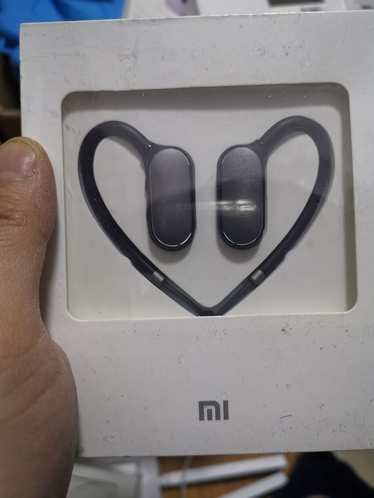 小米运动蓝牙耳机 一黑一白 单价110全新...