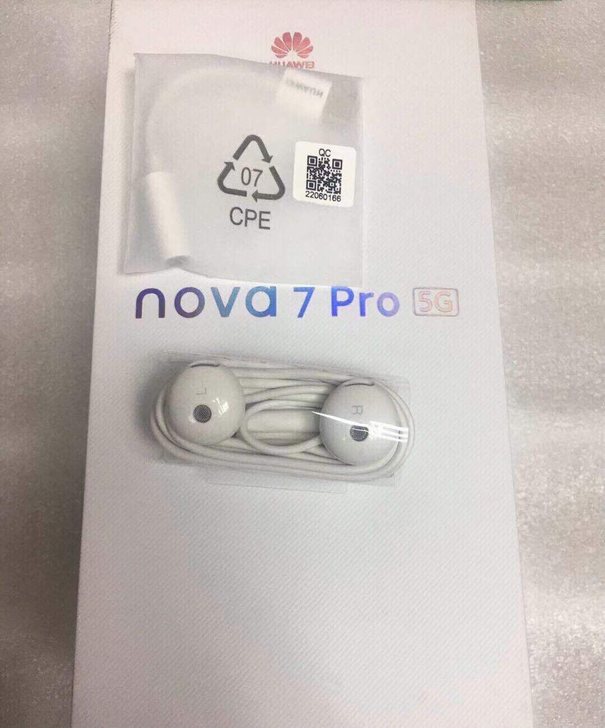 转让闲置一套华为耳机和华为音频转接头Typ...