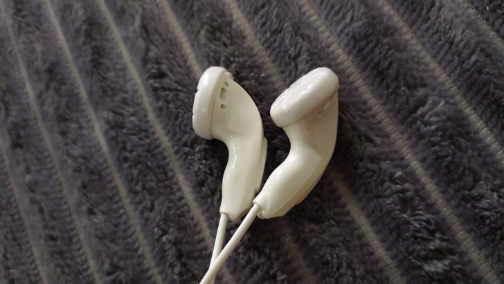 稀罕白色丰达大肚子耳机