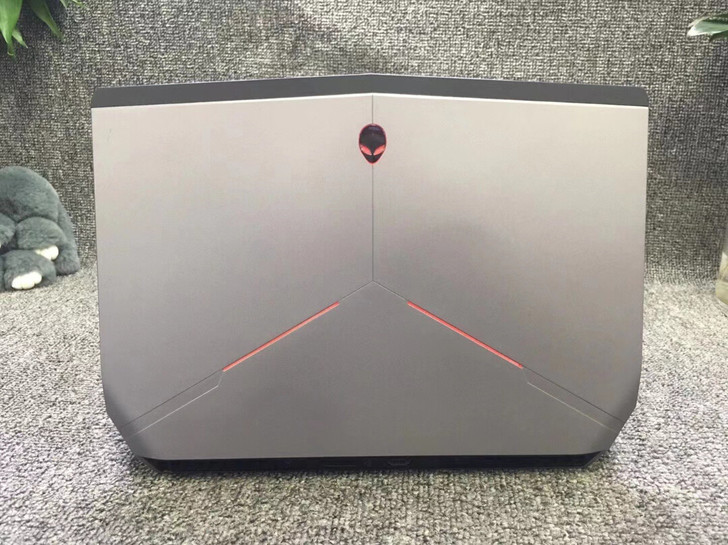 装逼利器外星人13。i7 6500U。16...