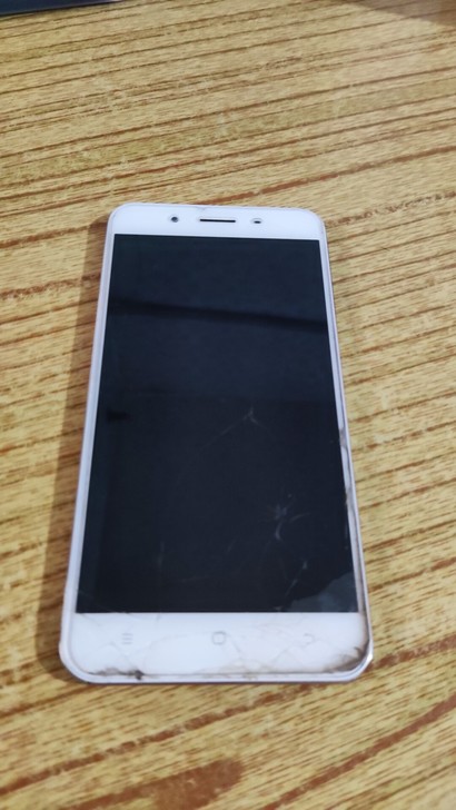 vivoY66手机，无维修，外屏碎了，其他...