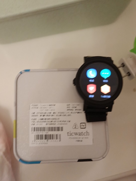 ticwatchE系列，当时图一新鲜买的，...