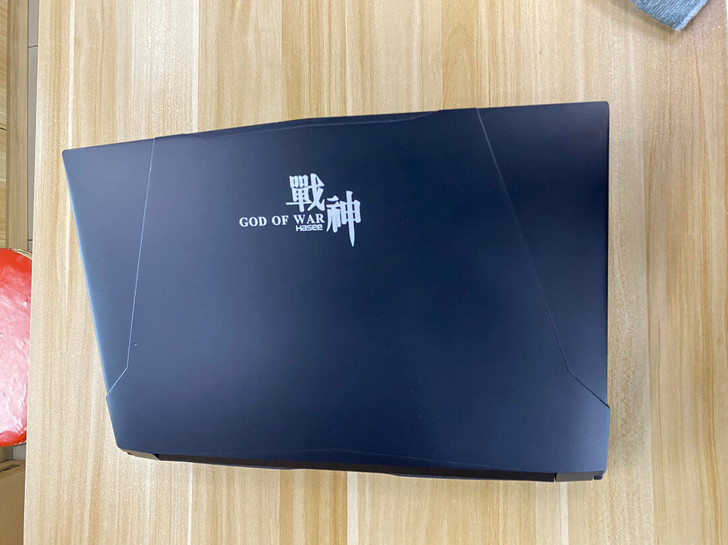 神舟战神Z7M 15.6寸高清屏幕