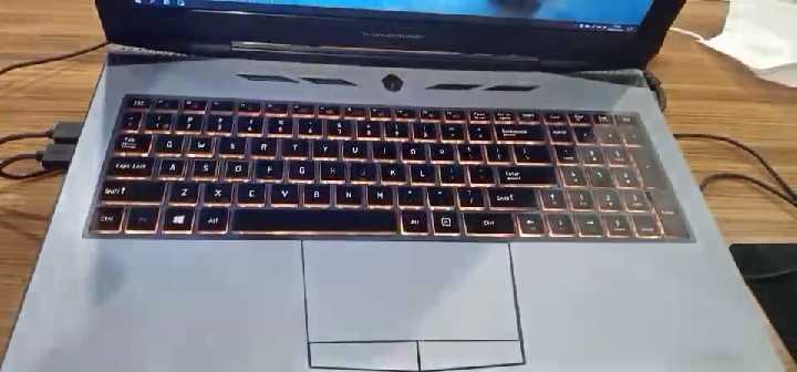 雷神911targe,i7处理器,8G运行...