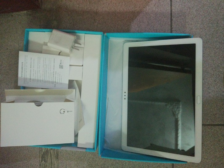 荣耀平板5 10.1。4+64。插卡版。全...