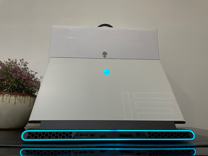 Alienware外星人笔记本M15R3白...