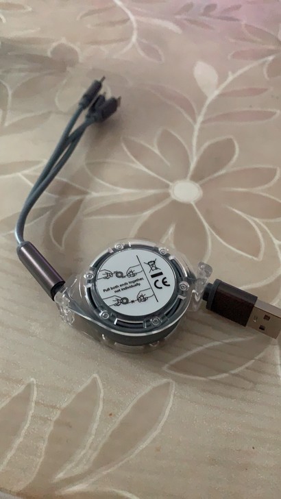 《全新包邮》苹果数据线安卓三合一充电线伸缩...