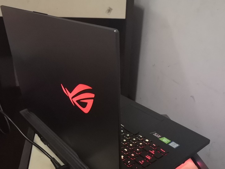 ROG华硕   ASUS玩家国度    枪...