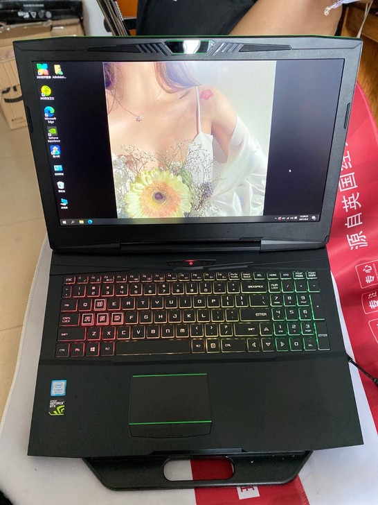 16G神舟战神笔记本电脑 八代i7 105...