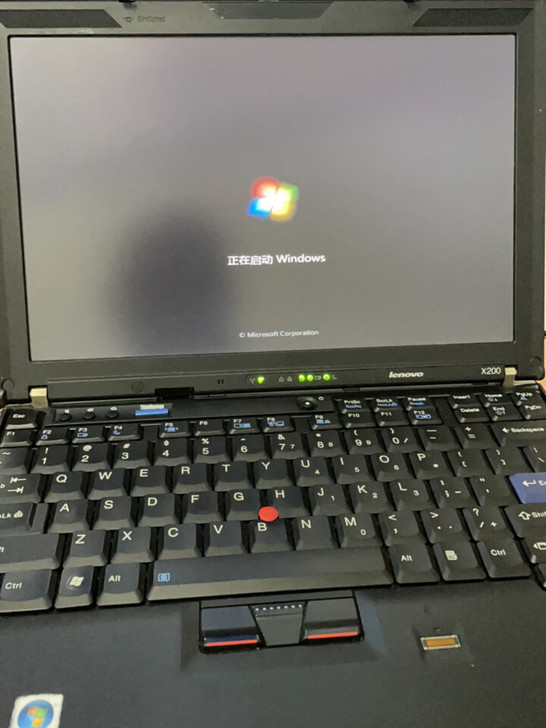 一台 Thinkpad X200，上网，文...