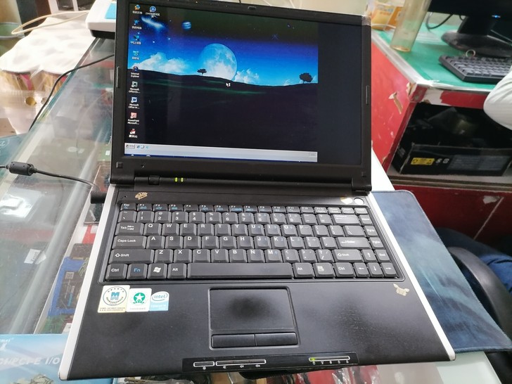 清华同方      超锐V100