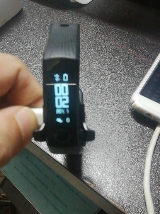 转让九成新华为健康手环，没用过三次。优惠转...