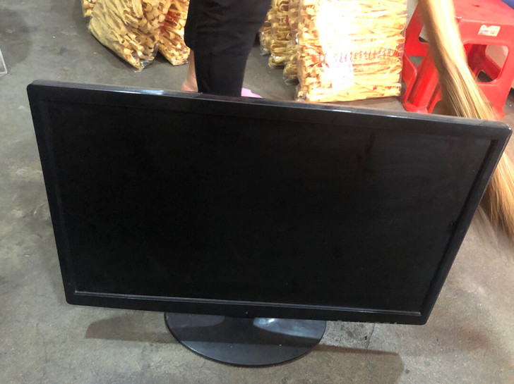 20几寸液晶电视，有闭路接口。莲花接口，v...