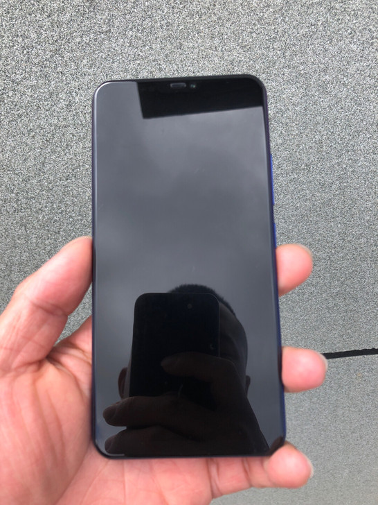 Vivoz1手机，闲置备用机，成色勉勉强强...