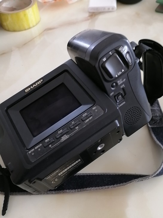 夏普VL／E34摄像机一个，没有电池充电器...