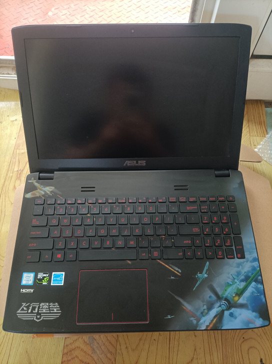 华硕飞行堡垒笔记本电脑