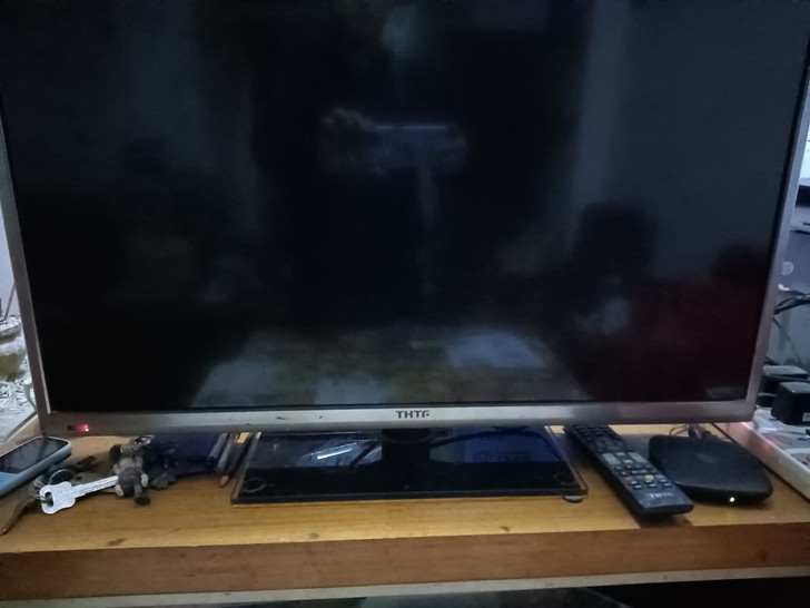 清华同方32寸电视，主板故障。屏完好无损。
