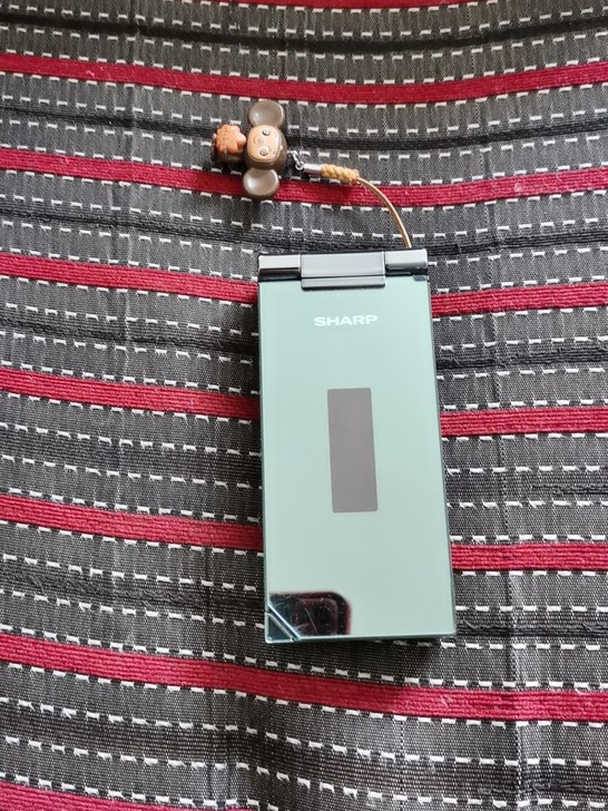 夏普手机，SH7218U实图呈现二手物品没...