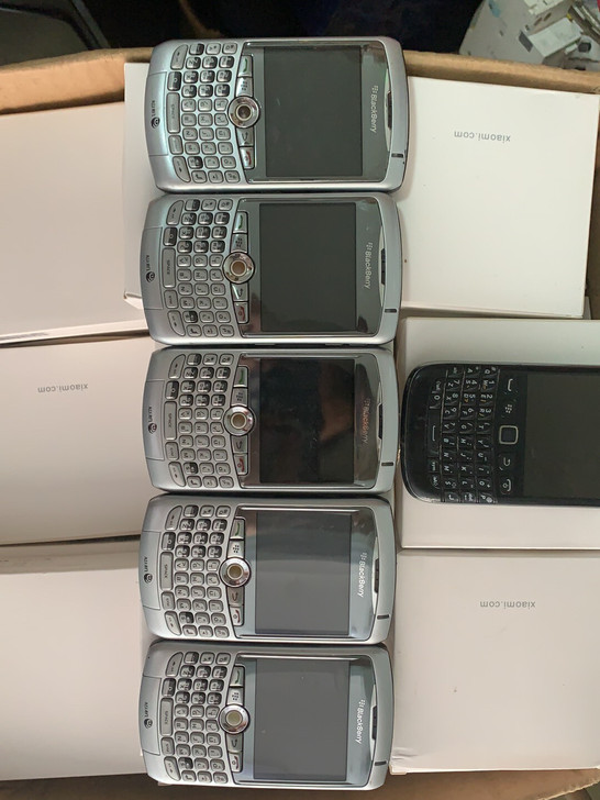 公司淘汰黑莓手机8310 9790手机共6...