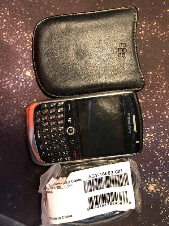 黑莓 8900 T-Mobile版，无电池...