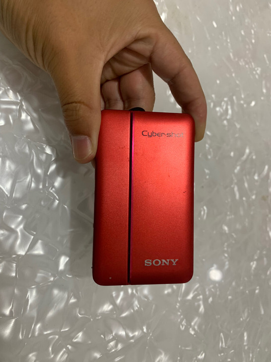 索尼卡片照相机，型号DSC-TX66。成色...